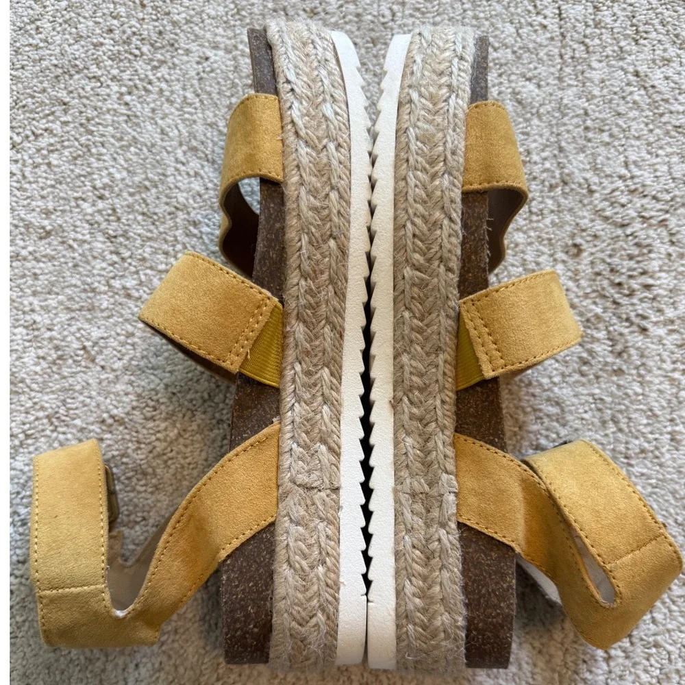 Universal Thread Mustard Yellow Espadrille Platform Sandals Womens Size 7 Buckle